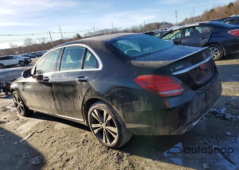 2016 Mercedes-Benz C 300 4Matic из США, поврежденный, VIN 55SWF4KB7GU099862